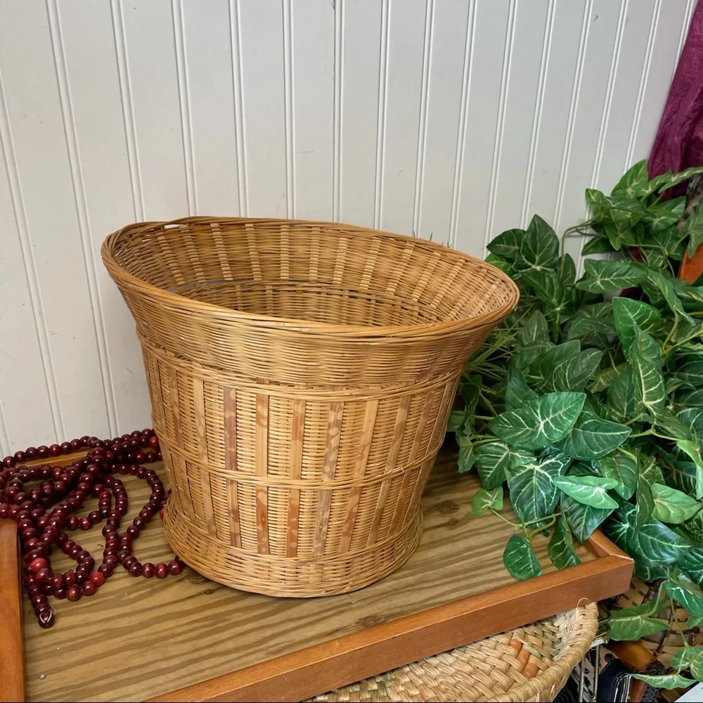 Wicker Woven Circular Basket
